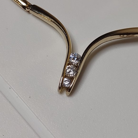 15.5 Inch Gold Tone Metal Segmented Necklace - Picture 4 of 10